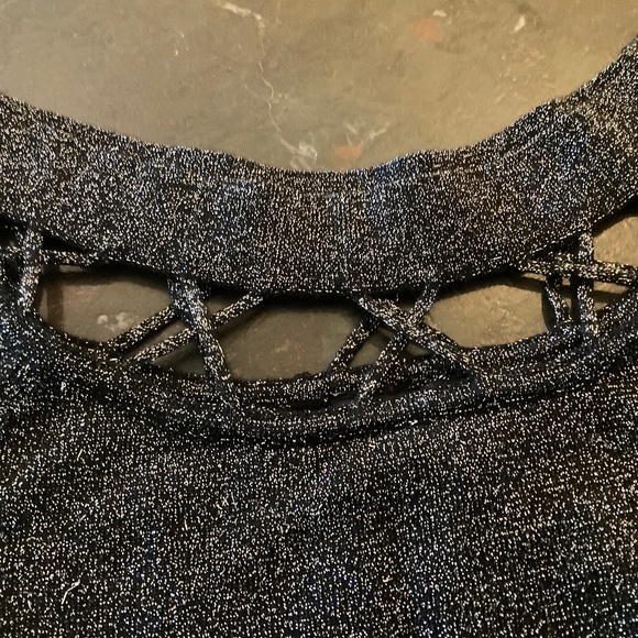 Top LE CHATEAU,black, metallic ,new condition ❤️ - Picture 6 of 6